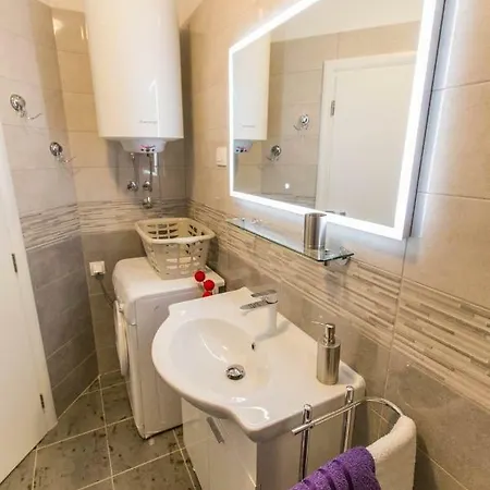 Amelia Apartman *